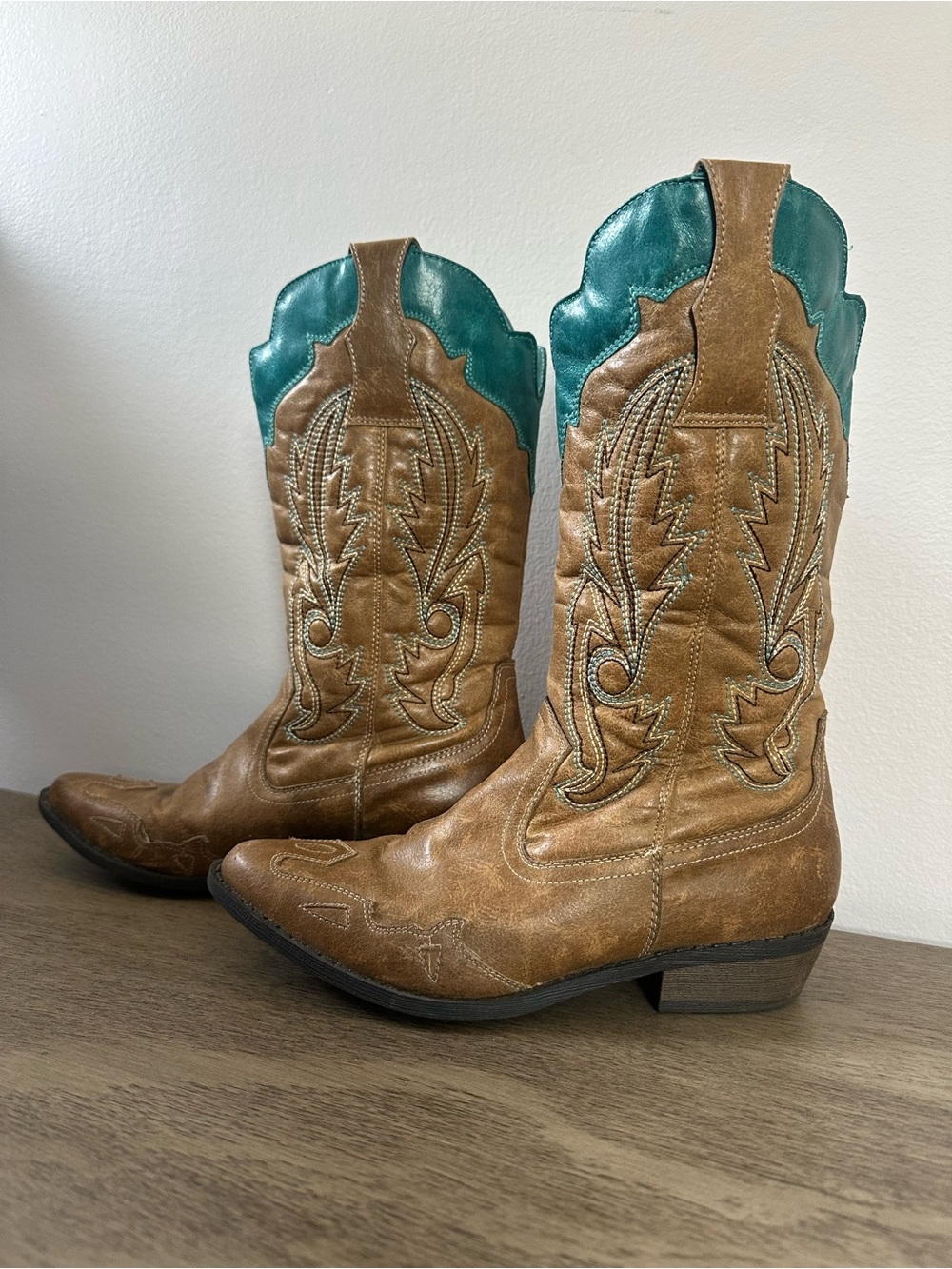 CocoNuts Cimmaron Cowboy Boots Woman’s Size 6.5